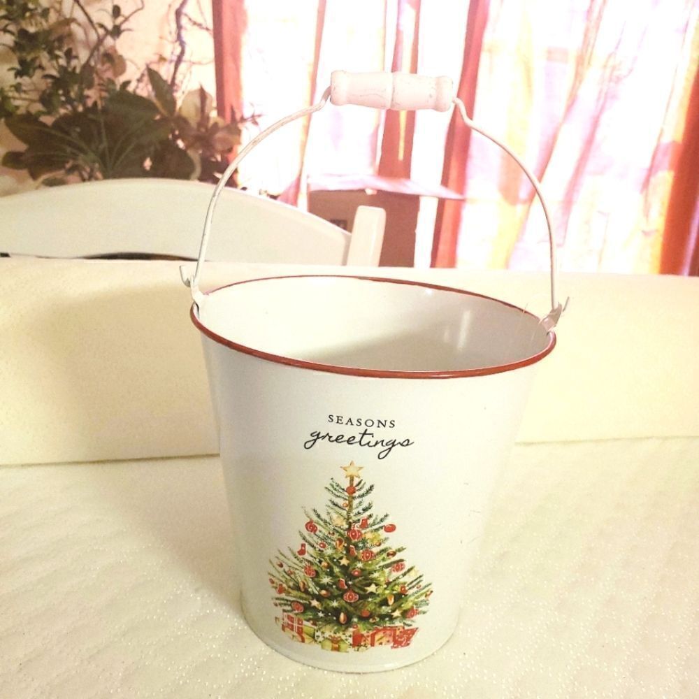 Ashland Christmas Iron Bucket with Handle